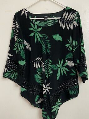 Alfani Black Green and White Tropical Leaf Tunic